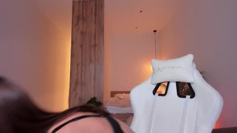 Miss Molly -  online show from March 2026 05:08:02 AM