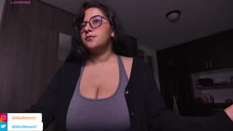 MissMoon online show from September 2025 02:00:02 AM