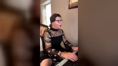 Nicole Smith online show from July 2026 10:23:02 PM