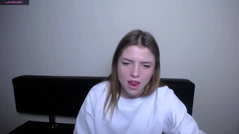 Olivia online show from December 2024 01:44:02 PM