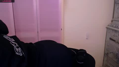 Olivia online show from December 2024 03:20:02 PM