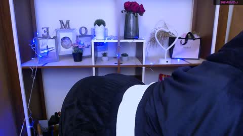 Olivia online show from January 2025 08:03:01 AM