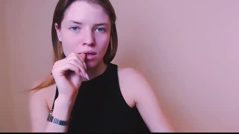 Olivia online show from February 2025 12:28:01 PM