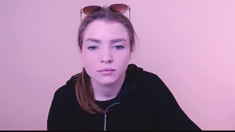 Olivia online show from February 2025 08:20:01 AM