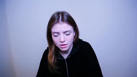 Olivia online show from February 2025 10:15:02 AM