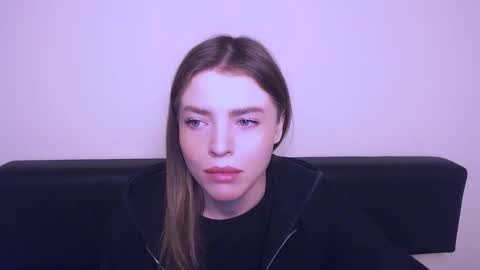 Olivia online show from February 2025 09:50:02 AM