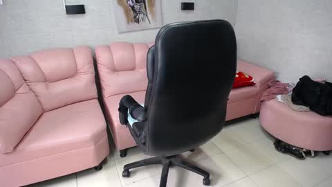 Penelope online show from December 2024 03:35:01 PM