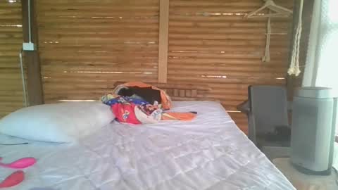 Snapshot of misspink152015 chatting on January 2025 01:36:02 PM sarah online show from January 2025 01:36:02 PM