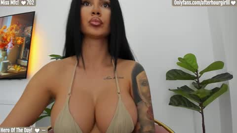 Snapshot of misspinkroom chatting on October 2025 07:45:02 PM Renata online show from October 2025 07:45:02 PM