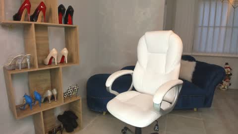 Miss Rhodes online show from January 2025 10:37:02 PM