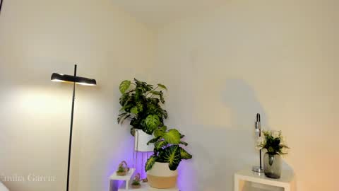 Fernanda Davila online show from December 2024 11:06:02 PM