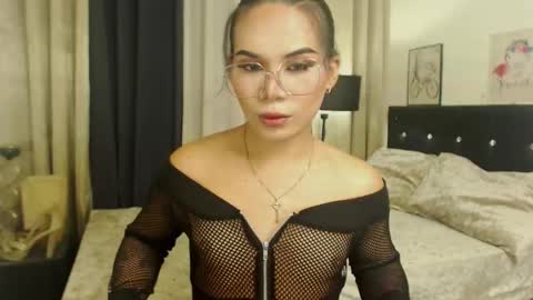 misstrishontop online show from December 2024 07:10:01 AM