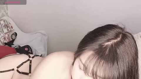 Snapshot of missvalday chatting on November 2025 06:05:02 AM Val online show from November 2025 06:05:02 AM