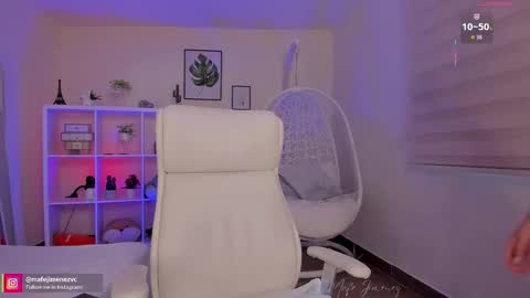 Snapshot of missvancouver_ chatting on November 2025 01:00:02 PM Mafe Jimenez online show from November 2025 01:00:02 PM