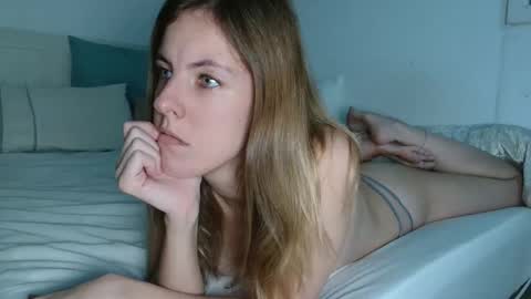 Monique  online show from April 2026 05:03:02 AM