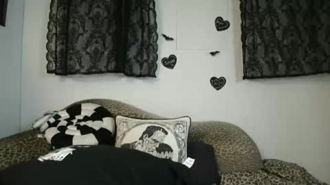 Missy Dee online show from May 2026 08:54:02 AM