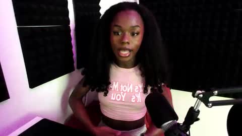 lauren online show from November 2025 06:40:01 PM