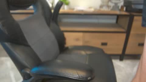 Snapshot of mister_dilf chatting on April 2026 03:47:02 PM MISTER DILF online show from April 2026 03:47:02 PM