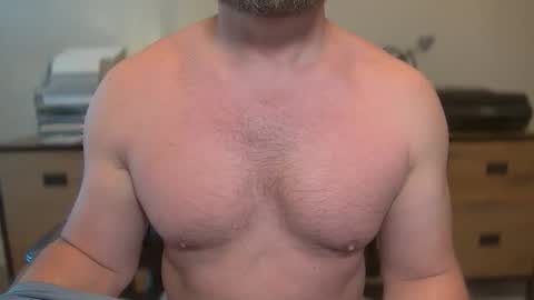 Snapshot of mister_dilf chatting on May 2026 04:47:01 PM MISTER DILF online show from May 2026 04:47:01 PM