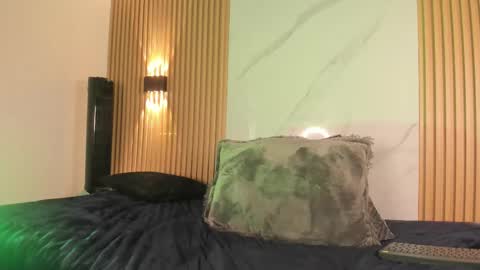 venom online show from December 2025 12:15:02 AM