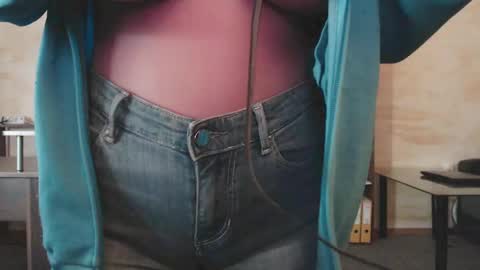 Snapshot of misteryland chatting on December 2024 11:03:02 AM Brina online show from December 2024 11:03:02 AM