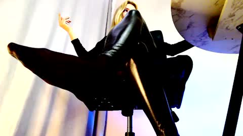  Mistress Alice  online show from May 2026 02:55:01 PM
