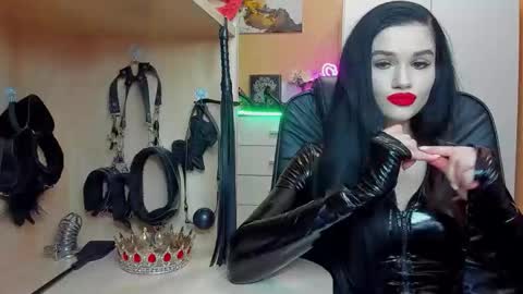 Snapshot of mistress_kristi chatting on January 2026 10:46:01 PM Mistress Kristi online show from January 2026 10:46:01 PM