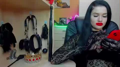 Snapshot of mistress_kristi chatting on February 2026 10:33:01 PM Mistress Kristi online show from February 2026 10:33:01 PM
