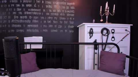 Snapshot of mistress_marlene chatting on December 2024 03:31:02 PM Mistress Marlene online show from December 2024 03:31:02 PM