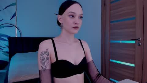 Mistress Mia online show from September 2025 07:03:01 PM