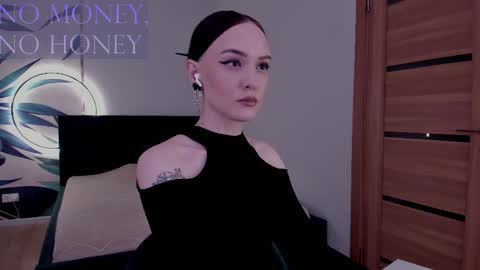Mistress Mia online show from January 2026 05:21:02 AM
