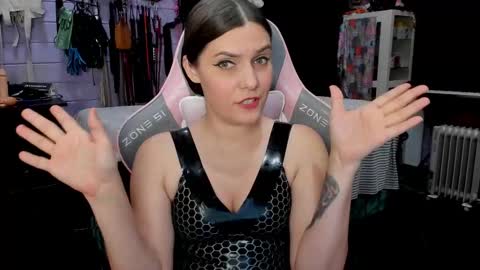 Dirty Priest and Ivi online show from February 2025 07:02:01 PM