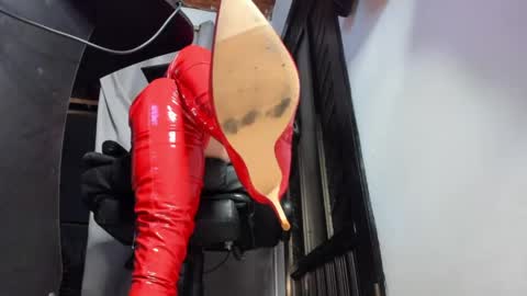 Snapshot of mistressanna_ chatting on June 2026 01:00:01 AM Mistress Anna Alves online show from June 2026 01:00:01 AM