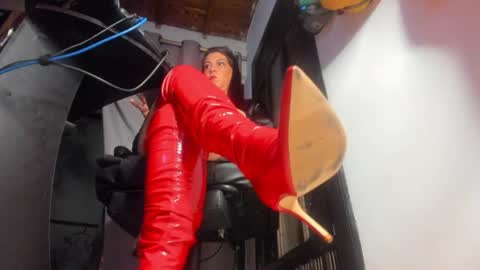 Snapshot of mistressanna_ chatting on June 2026 01:09:01 AM Mistress Anna Alves online show from June 2026 01:09:01 AM
