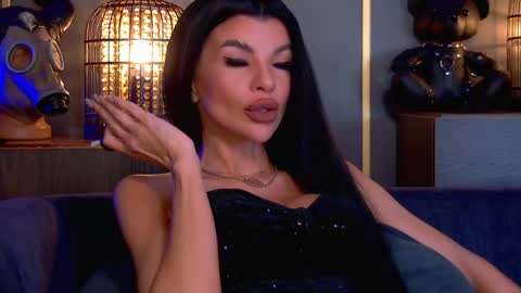 Elenia online show from April 2026 02:40:01 PM