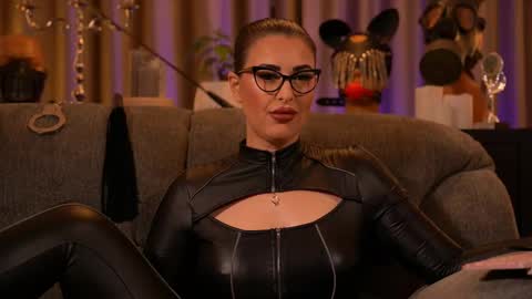 Mistress Kelly online show from October 2025 09:39:01 PM