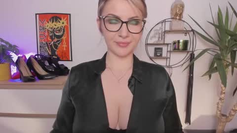 SANDY online show from December 2024 02:59:01 PM