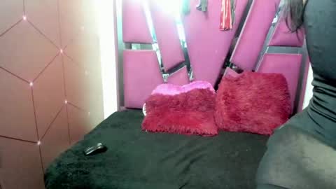 Snapshot of misty_bound chatting on November 2025 04:45:02 AM Misty Bound online show from November 2025 04:45:02 AM