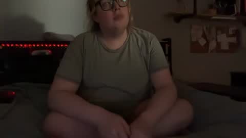 Snapshot of mistyeyemiss chatting on July 2026 09:11:01 PM MistyEye online show from July 2026 09:11:01 PM