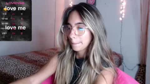 mitchwilson1 online show from October 2025 12:08:02 AM