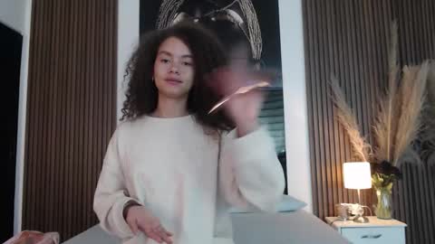 Mtica Brennet online show from November 2025 03:17:01 AM