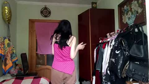 Mia online show from July 2026 10:21:02 AM