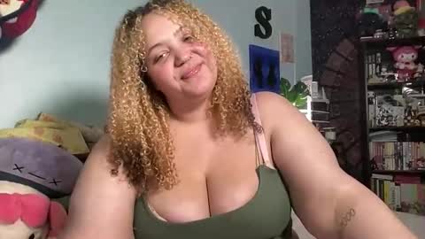 mixxedgoodness222 online show from February 2026 09:01:01 PM