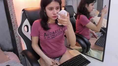 Snapshot of miyu_komori chatting on February 2026 01:27:02 PM miyu_komori online show from February 2026 01:27:02 PM