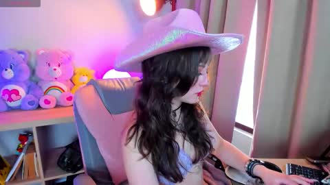 Snapshot of miyuki_wolf chatting on October 2025 08:42:01 PM miyuki_wolf online show from October 2025 08:42:01 PM