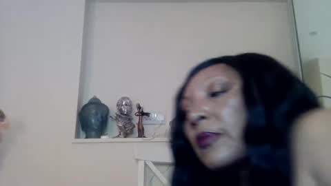 Snapshot of mizldn chatting on May 2026 09:21:01 PM Ling Ling online show from May 2026 09:21:01 PM