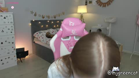 mj  online show from December 2024 08:34:01 PM