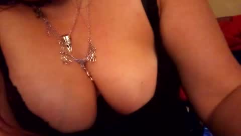 Snapshot of mkroze00027912025 chatting on June 2026 04:28:01 AM mkroze00027912025 online show from June 2026 04:28:01 AM