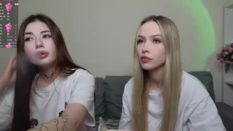 Snapshot of mmkakpoxyi22 chatting on December 2024 09:45:02 PM alice and ray online show from December 2024 09:45:02 PM