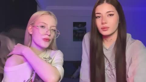 Snapshot of mmkakpoxyi22 chatting on March 2026 09:08:01 PM alice and ray online show from March 2026 09:08:01 PM